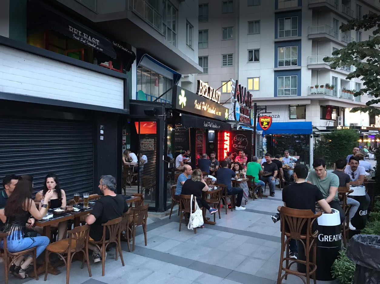 Belfast Irish Pub İstanbul Akbatı